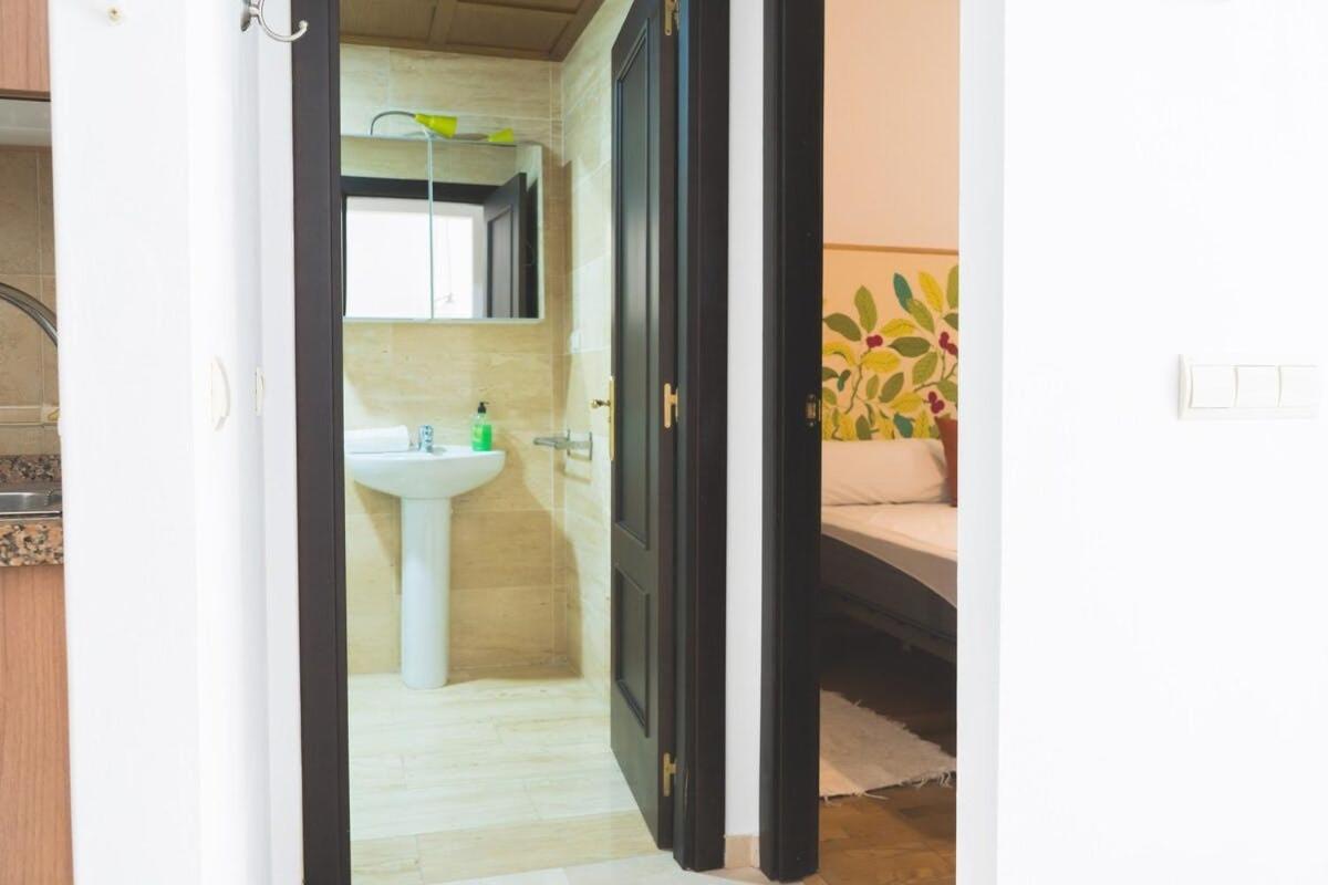 Centrico Apartamento En Calle Carreteria - Málaga Eksteriør bilde